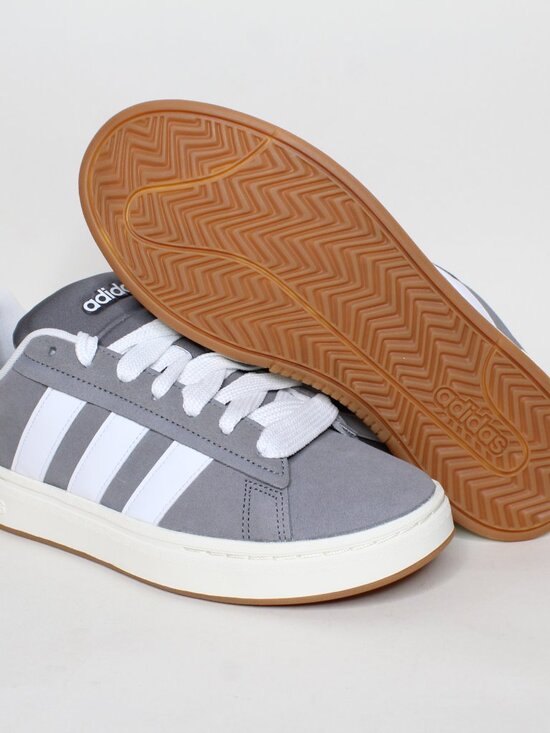 Athletic_Shoes